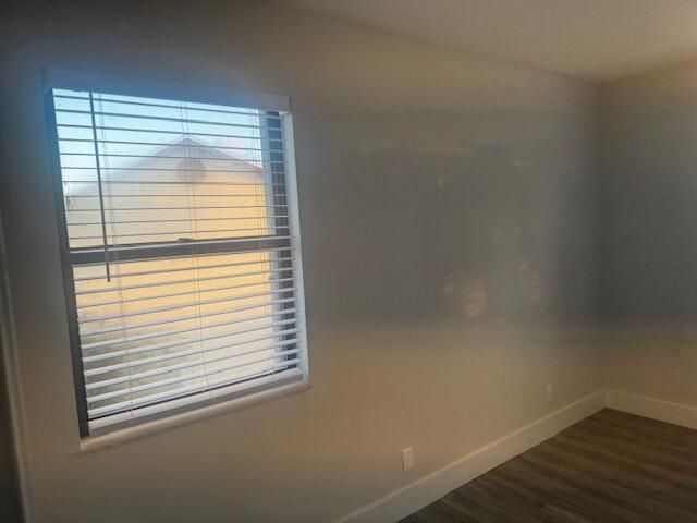 合同活跃: $499,000 (3 贝兹, 2 浴室, 1810 平方英尺)