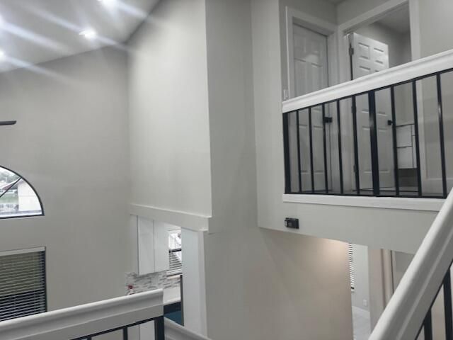 合同活跃: $499,000 (3 贝兹, 2 浴室, 1810 平方英尺)