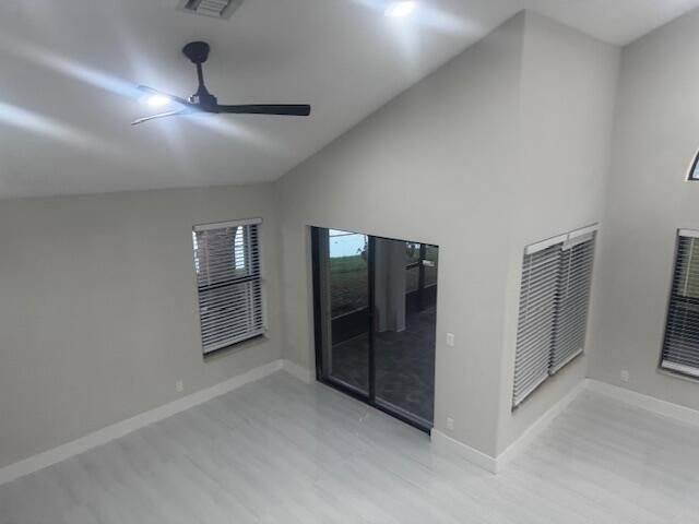 合同活跃: $499,000 (3 贝兹, 2 浴室, 1810 平方英尺)