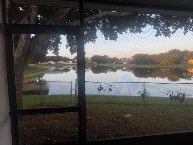 合同活跃: $499,000 (3 贝兹, 2 浴室, 1810 平方英尺)