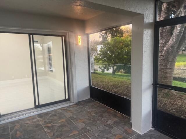 合同活跃: $499,000 (3 贝兹, 2 浴室, 1810 平方英尺)