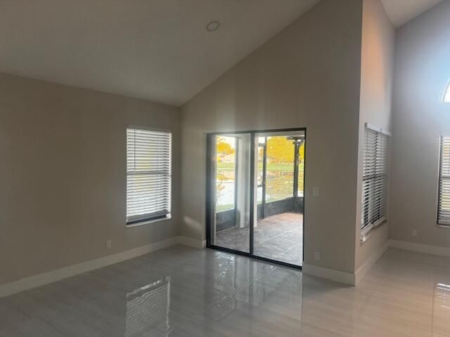 合同活跃: $499,000 (3 贝兹, 2 浴室, 1810 平方英尺)