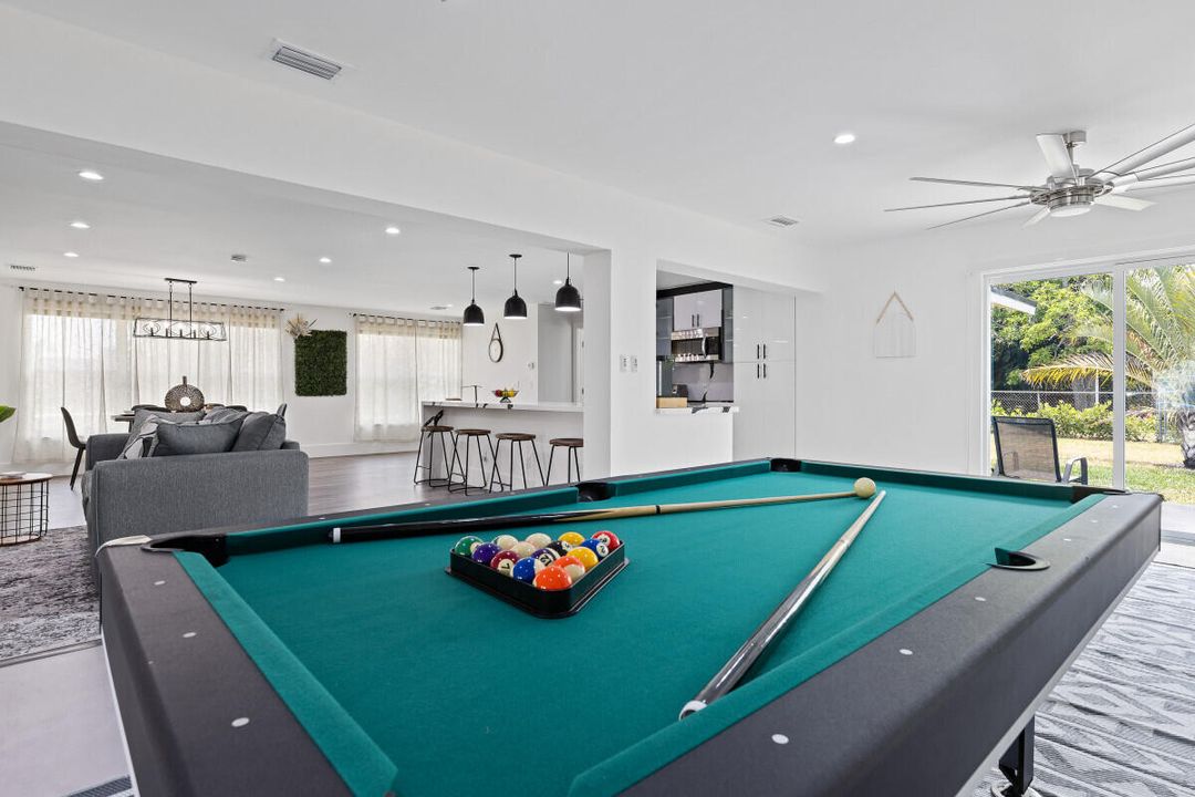 Под контрактом: $595,000 (3 спален, 2 ванн, 1844 Квадратных фут)