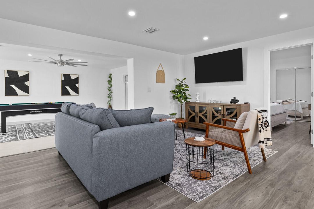 Под контрактом: $595,000 (3 спален, 2 ванн, 1844 Квадратных фут)