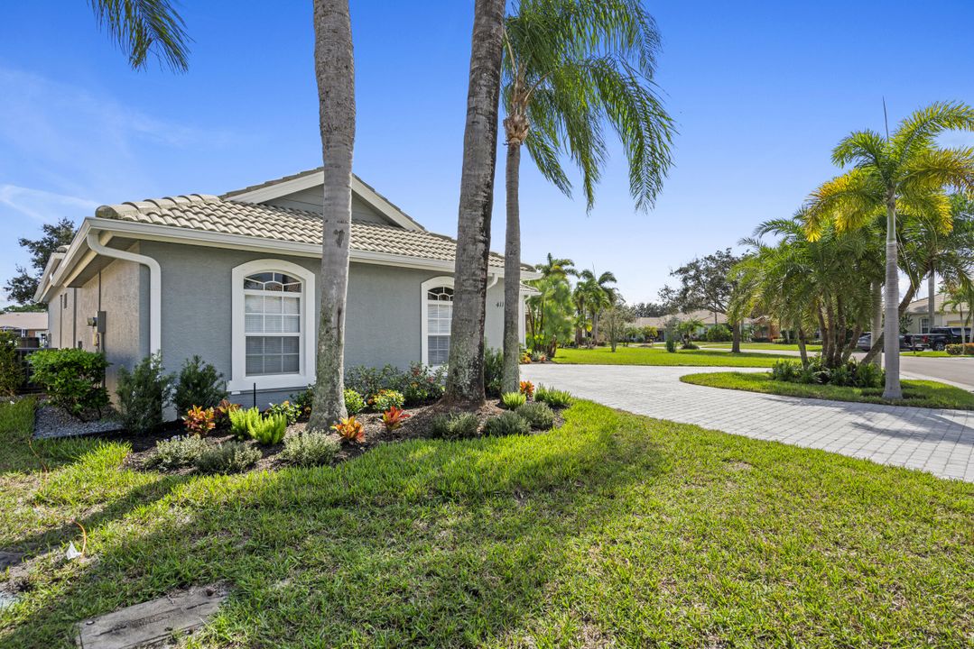 Activo con contrato: $649,000 (4 camas, 3 baños, 2612 Pies cuadrados)