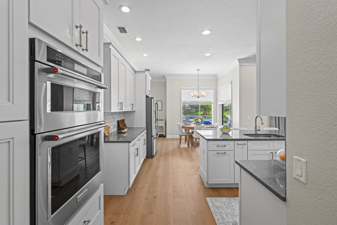 Activo con contrato: $649,000 (4 camas, 3 baños, 2612 Pies cuadrados)