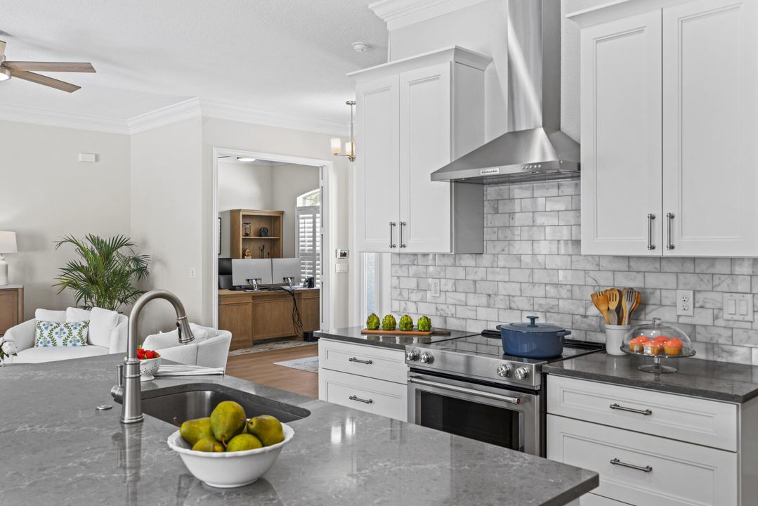 Activo con contrato: $649,000 (4 camas, 3 baños, 2612 Pies cuadrados)