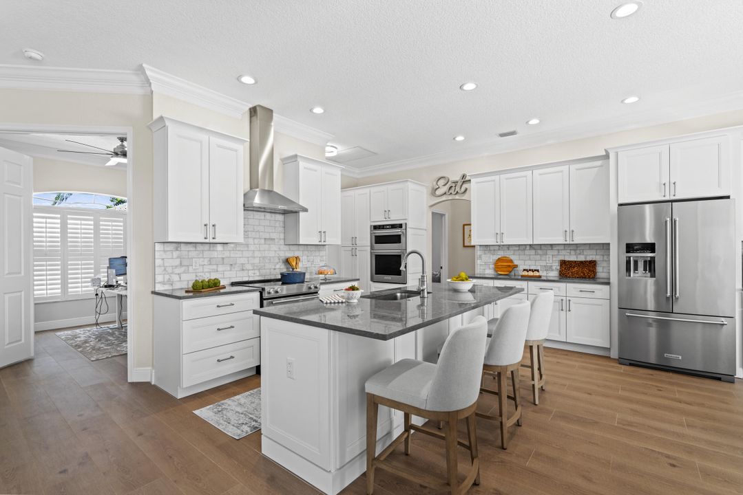 Activo con contrato: $649,000 (4 camas, 3 baños, 2612 Pies cuadrados)