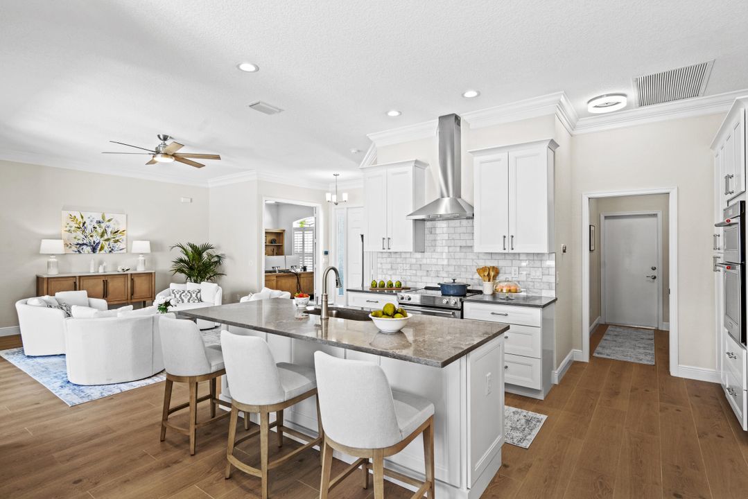 Activo con contrato: $649,000 (4 camas, 3 baños, 2612 Pies cuadrados)