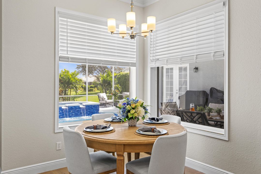 Activo con contrato: $649,000 (4 camas, 3 baños, 2612 Pies cuadrados)