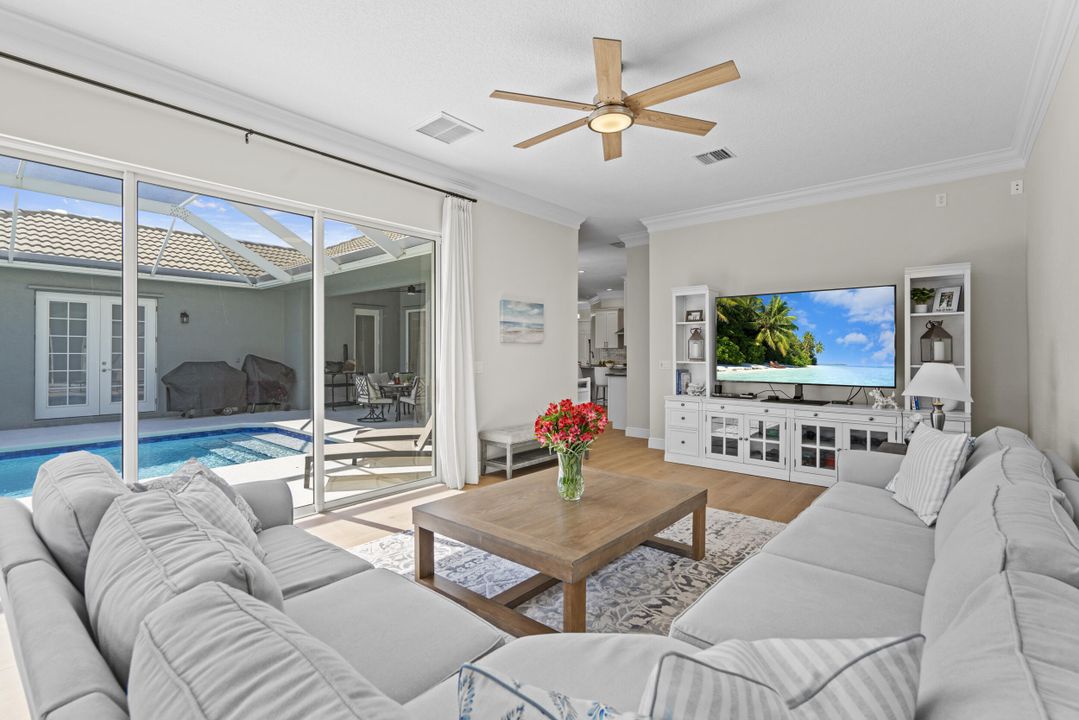 Activo con contrato: $649,000 (4 camas, 3 baños, 2612 Pies cuadrados)