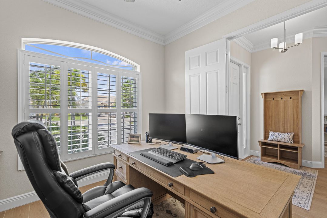 Activo con contrato: $649,000 (4 camas, 3 baños, 2612 Pies cuadrados)