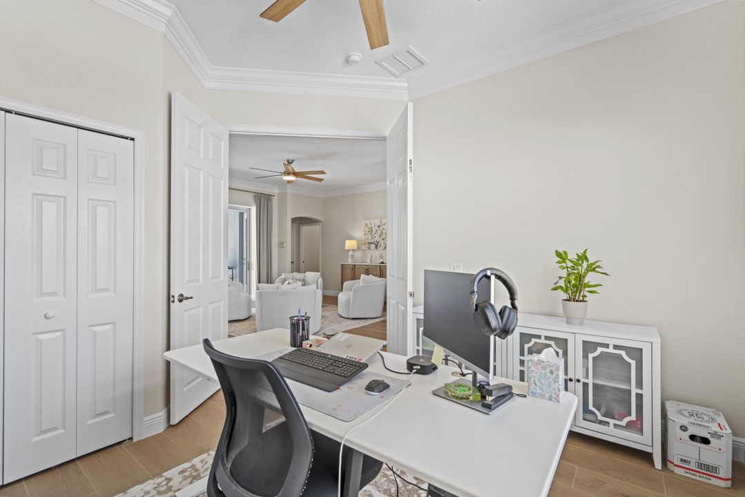 Activo con contrato: $649,000 (4 camas, 3 baños, 2612 Pies cuadrados)