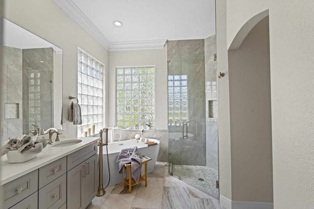 Activo con contrato: $649,000 (4 camas, 3 baños, 2612 Pies cuadrados)