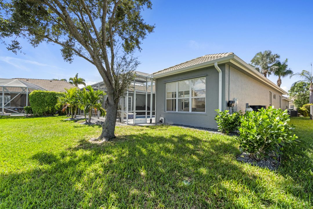 Activo con contrato: $649,000 (4 camas, 3 baños, 2612 Pies cuadrados)