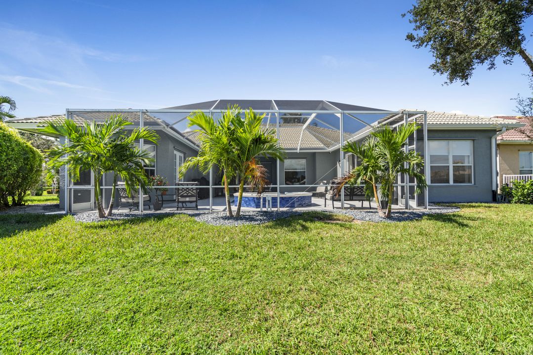 Activo con contrato: $649,000 (4 camas, 3 baños, 2612 Pies cuadrados)