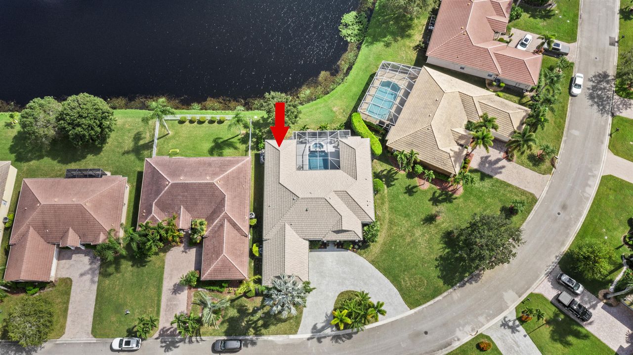 Activo con contrato: $649,000 (4 camas, 3 baños, 2612 Pies cuadrados)