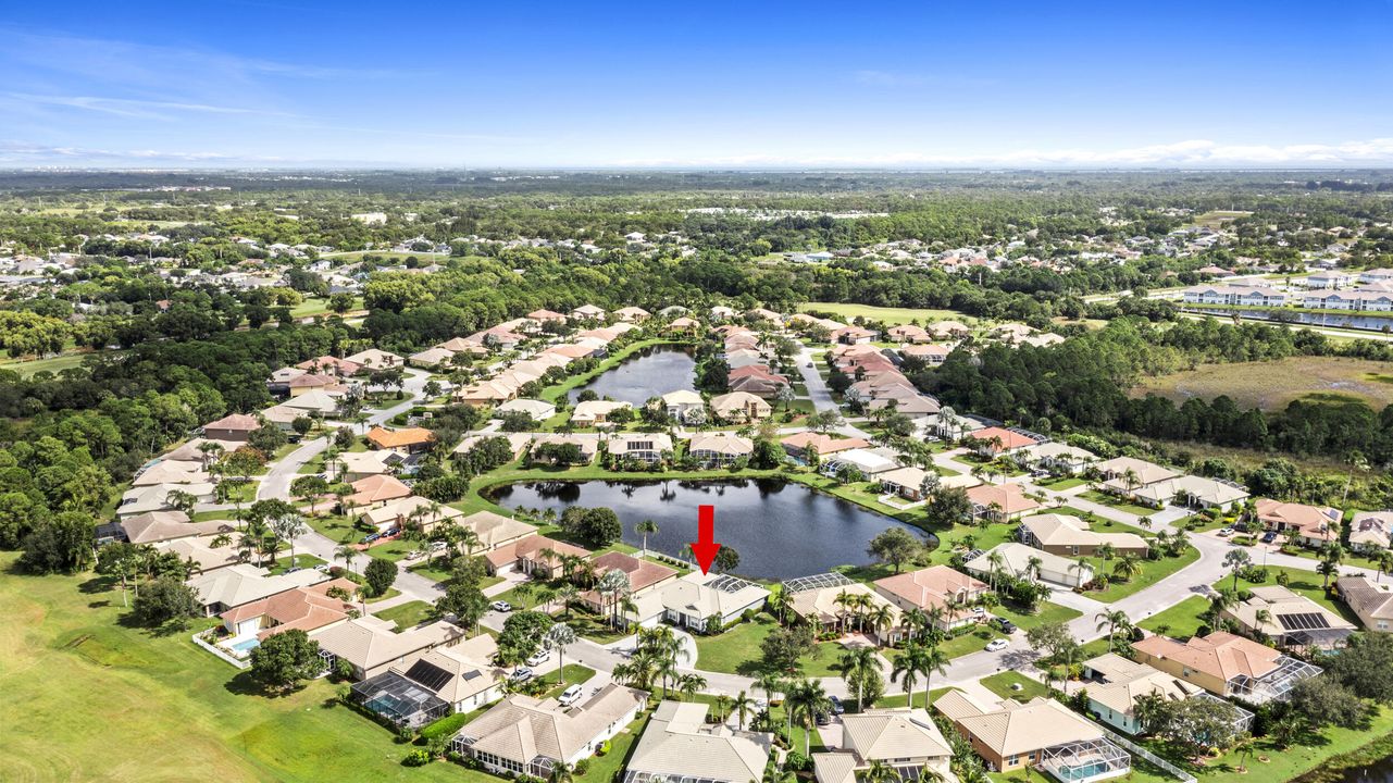 Activo con contrato: $649,000 (4 camas, 3 baños, 2612 Pies cuadrados)