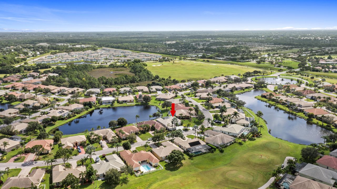 Activo con contrato: $649,000 (4 camas, 3 baños, 2612 Pies cuadrados)