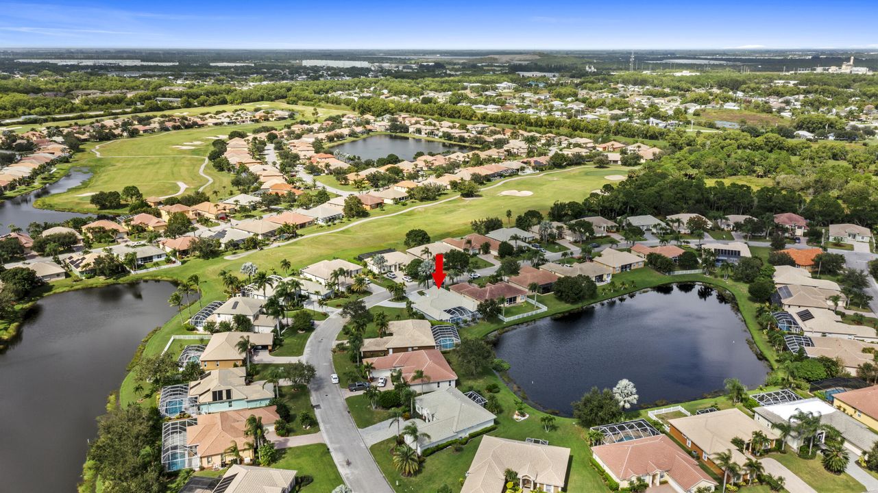 Activo con contrato: $649,000 (4 camas, 3 baños, 2612 Pies cuadrados)