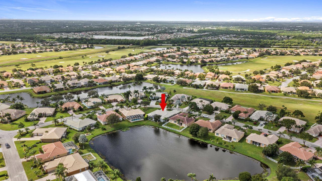 Activo con contrato: $649,000 (4 camas, 3 baños, 2612 Pies cuadrados)