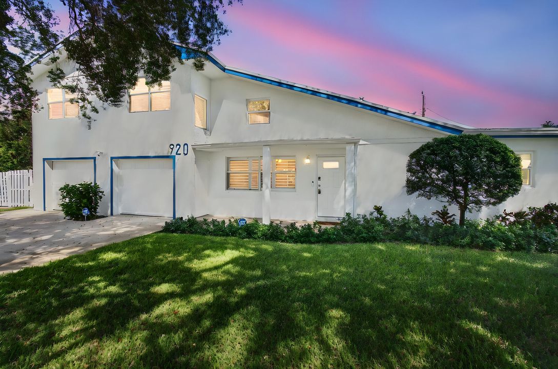 Recently Sold: $750,000 (4 beds, 2 baths, 3241 Square Feet)