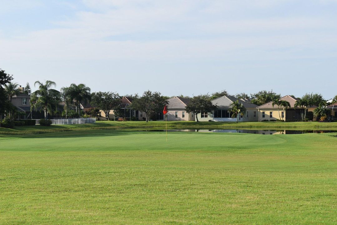 Activo con contrato: $649,000 (4 camas, 3 baños, 2612 Pies cuadrados)