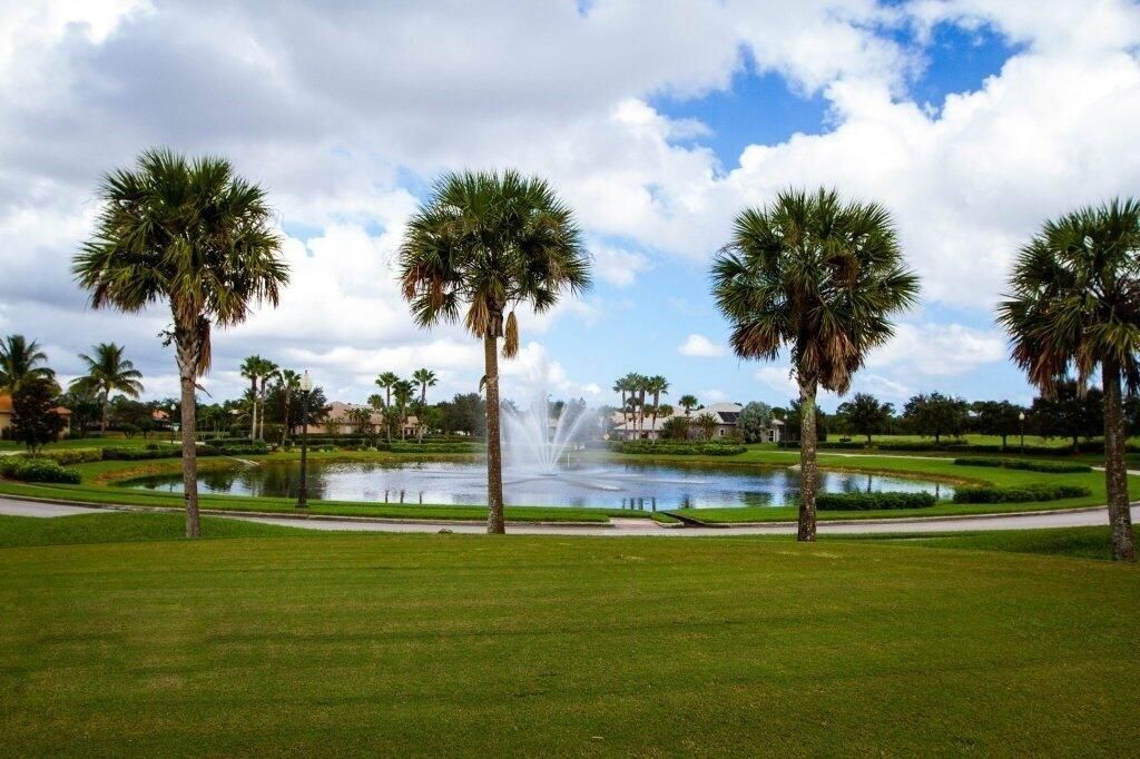 Activo con contrato: $649,000 (4 camas, 3 baños, 2612 Pies cuadrados)