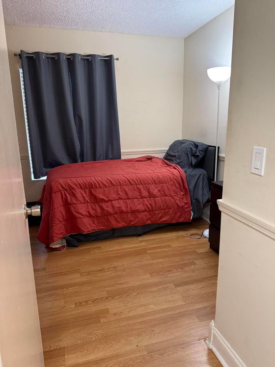 For Rent: $1,900 (2 beds, 2 baths, 1111 Square Feet)