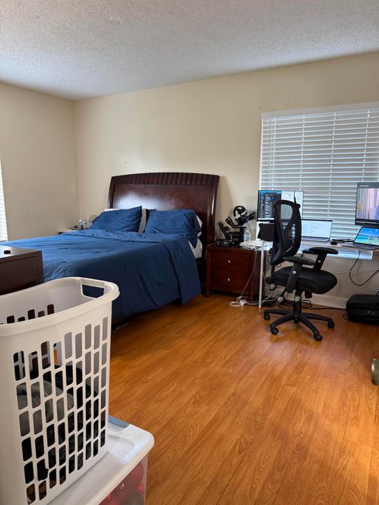 For Rent: $1,900 (2 beds, 2 baths, 1111 Square Feet)