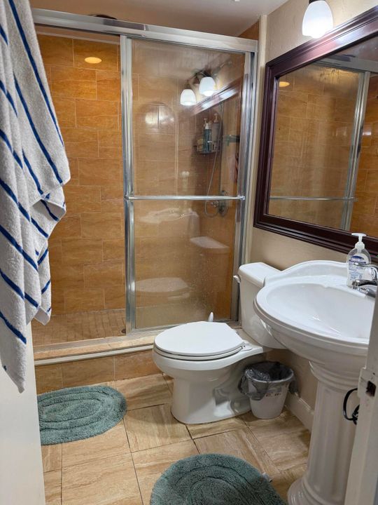 For Rent: $1,900 (2 beds, 2 baths, 1111 Square Feet)