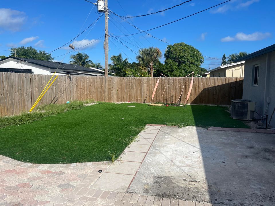 For Rent: $2,550 (3 beds, 1 baths, 1040 Square Feet)