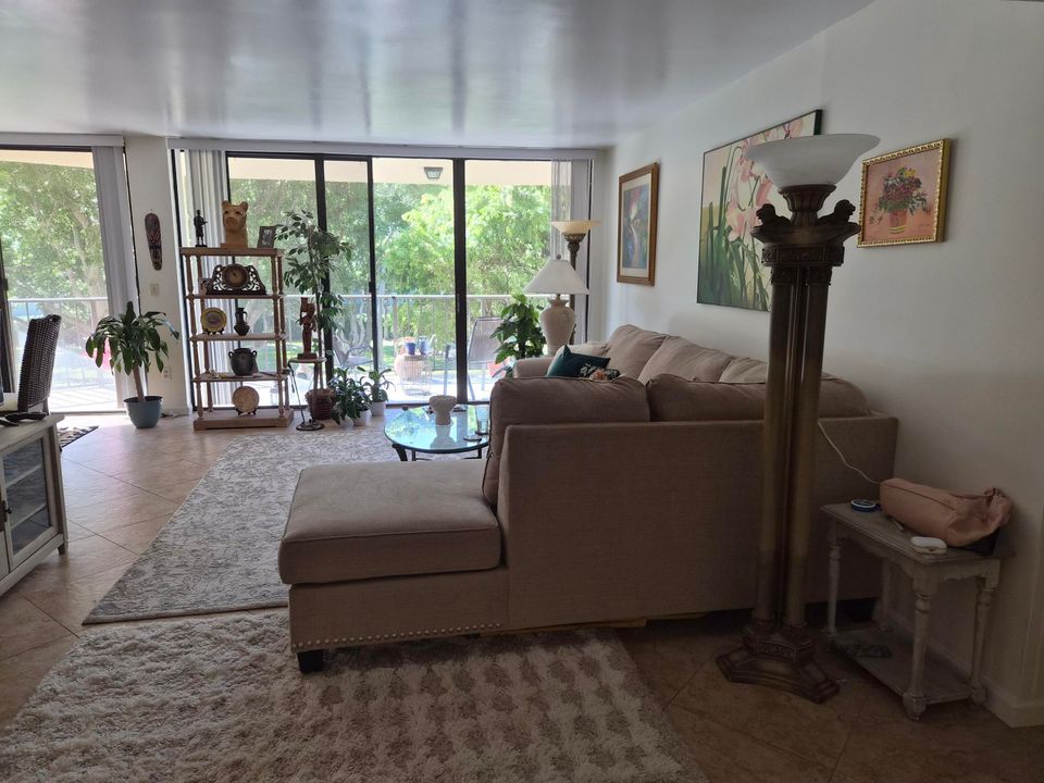 For Sale: $475,000 (2 beds, 2 baths, 1315 Square Feet)