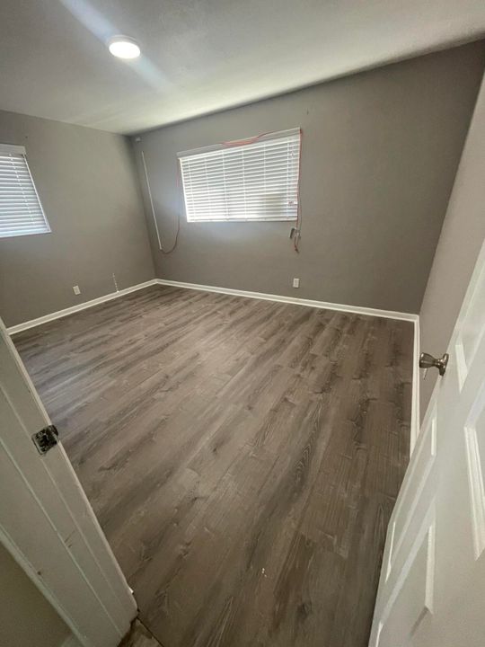 For Rent: $2,550 (3 beds, 1 baths, 1040 Square Feet)