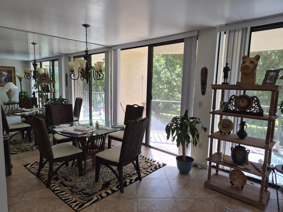 For Sale: $475,000 (2 beds, 2 baths, 1315 Square Feet)