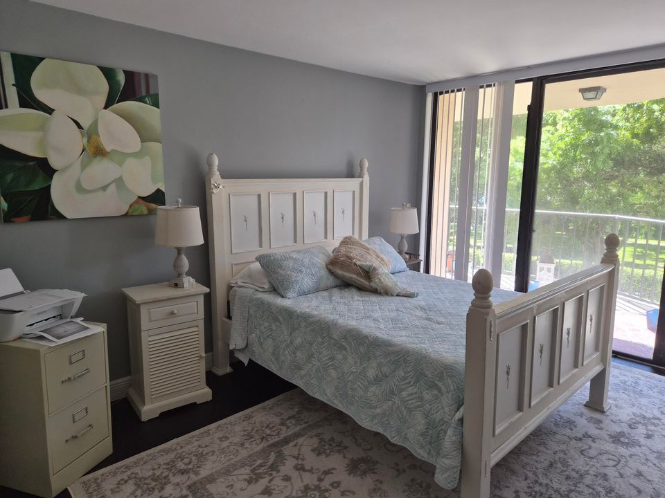 For Sale: $475,000 (2 beds, 2 baths, 1315 Square Feet)