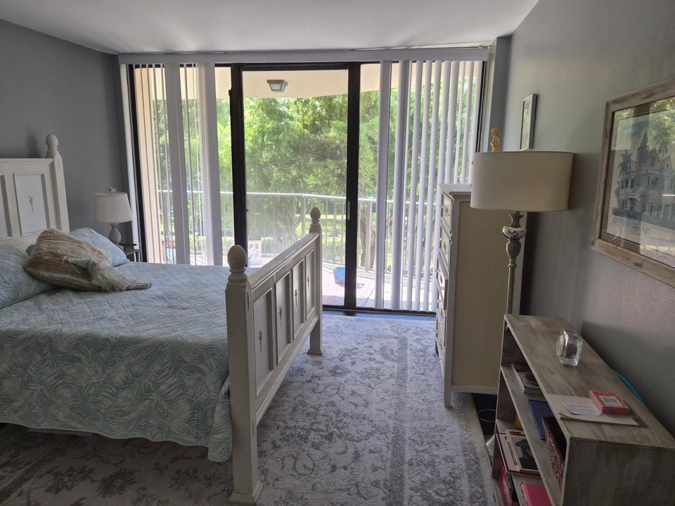 For Sale: $475,000 (2 beds, 2 baths, 1315 Square Feet)