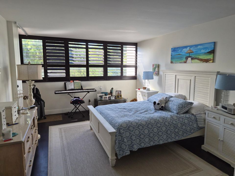 For Sale: $475,000 (2 beds, 2 baths, 1315 Square Feet)