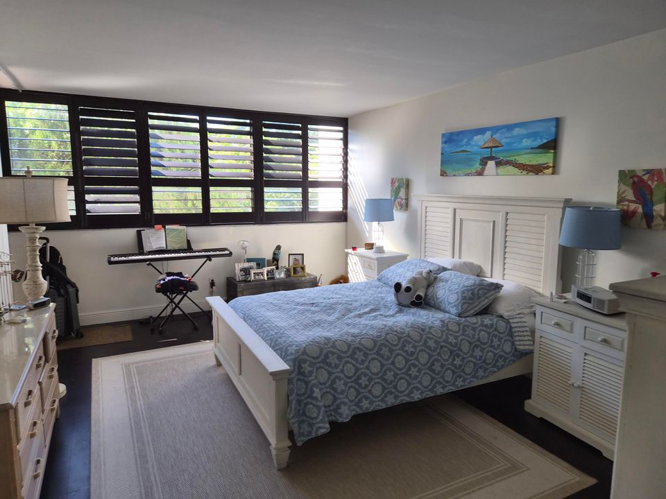 For Sale: $475,000 (2 beds, 2 baths, 1315 Square Feet)