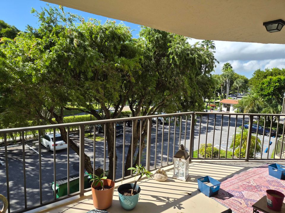 For Sale: $475,000 (2 beds, 2 baths, 1315 Square Feet)