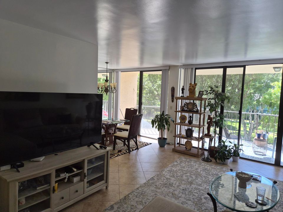 For Sale: $475,000 (2 beds, 2 baths, 1315 Square Feet)