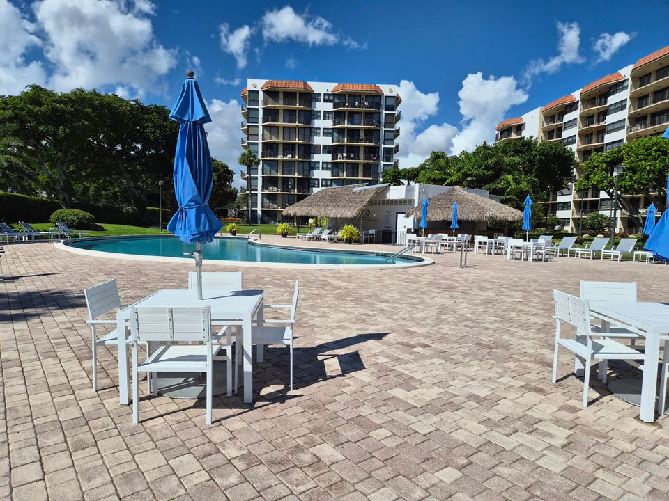 For Sale: $475,000 (2 beds, 2 baths, 1315 Square Feet)