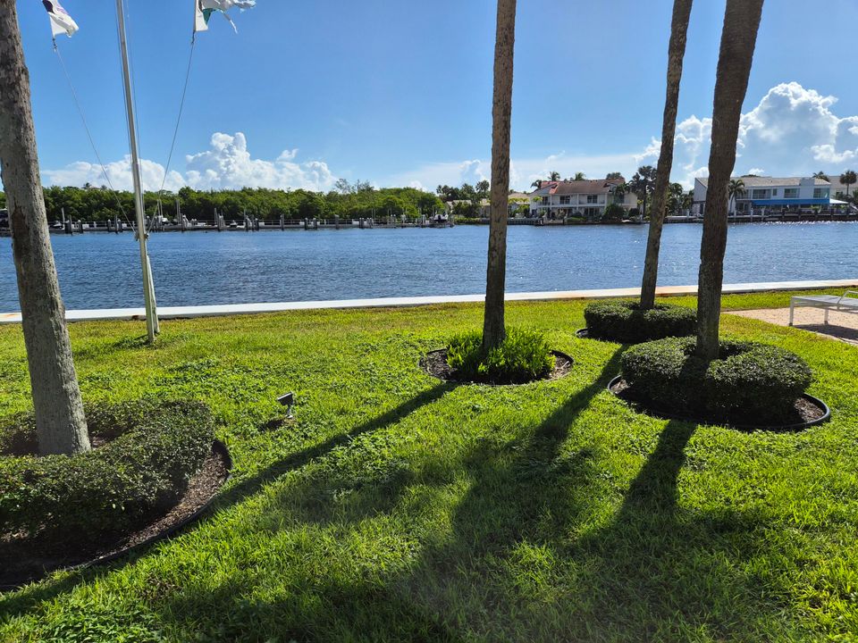 For Sale: $475,000 (2 beds, 2 baths, 1315 Square Feet)