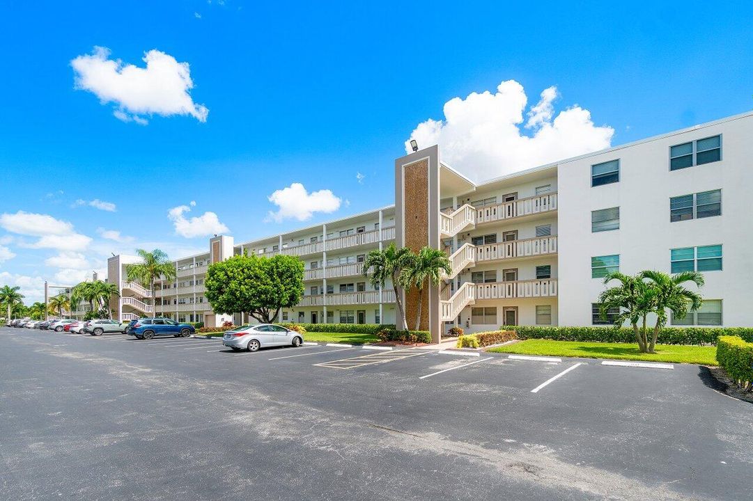 待售: $115,000 (1 贝兹, 1 浴室, 752 平方英尺)