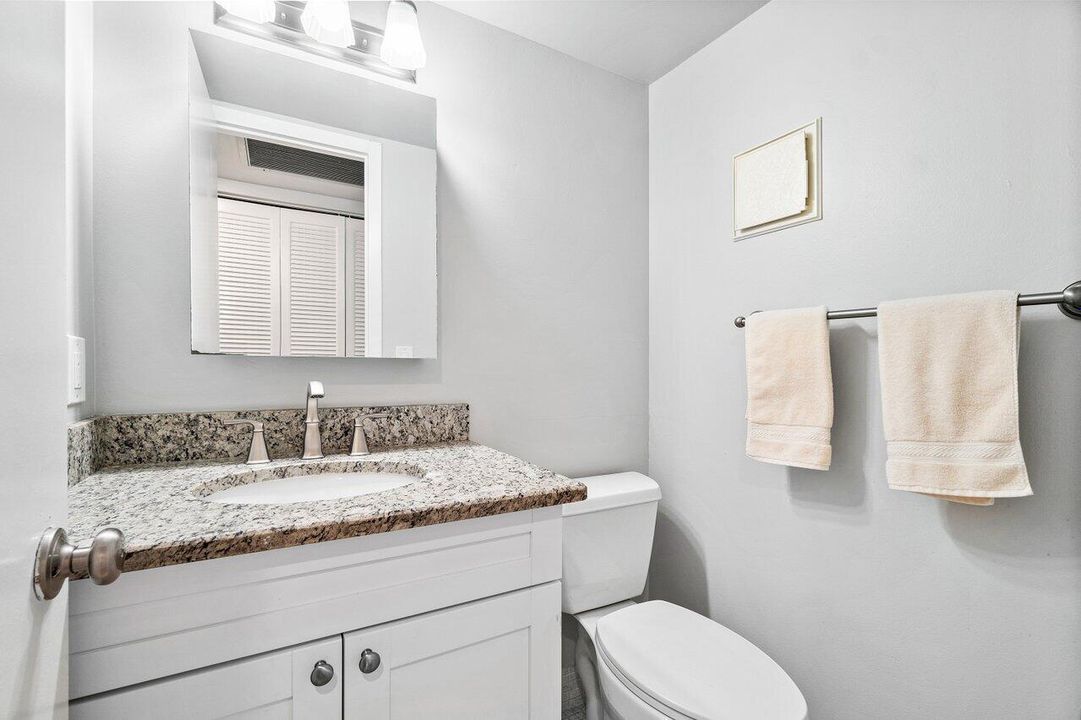 待售: $115,000 (1 贝兹, 1 浴室, 752 平方英尺)