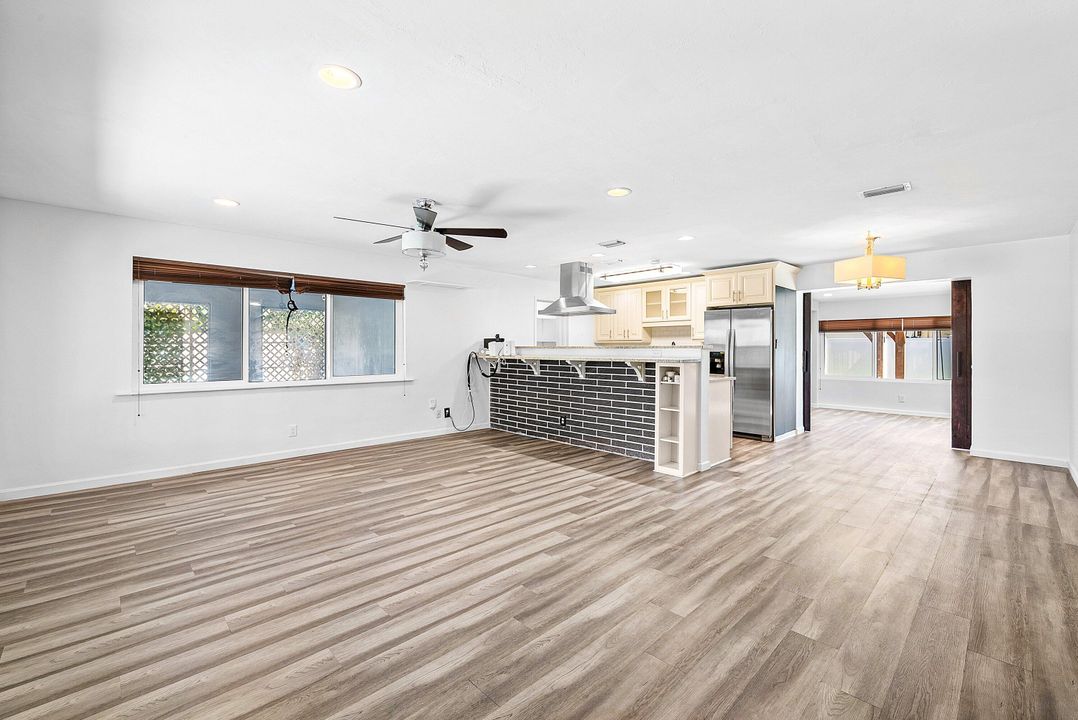 Active With Contract: $3,350 (3 beds, 1 baths, 1288 Square Feet)