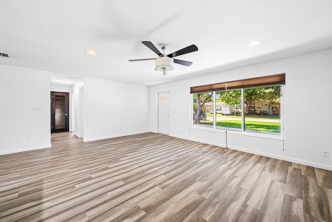 Active With Contract: $3,350 (3 beds, 1 baths, 1288 Square Feet)