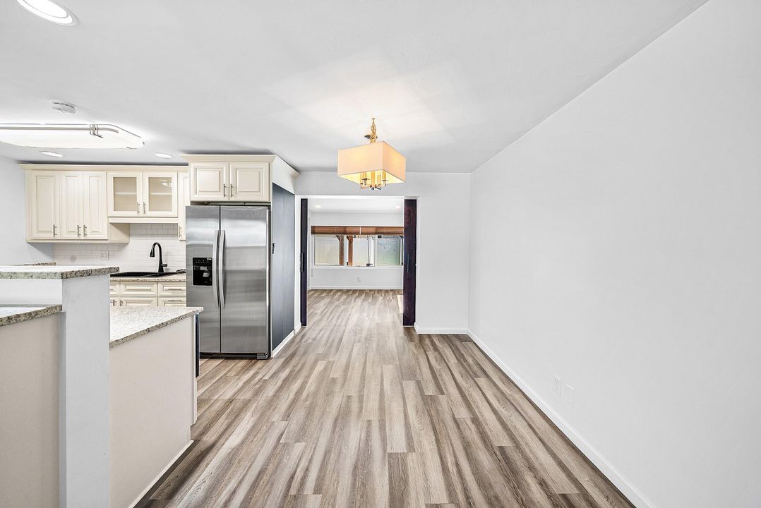 Active With Contract: $3,350 (3 beds, 1 baths, 1288 Square Feet)