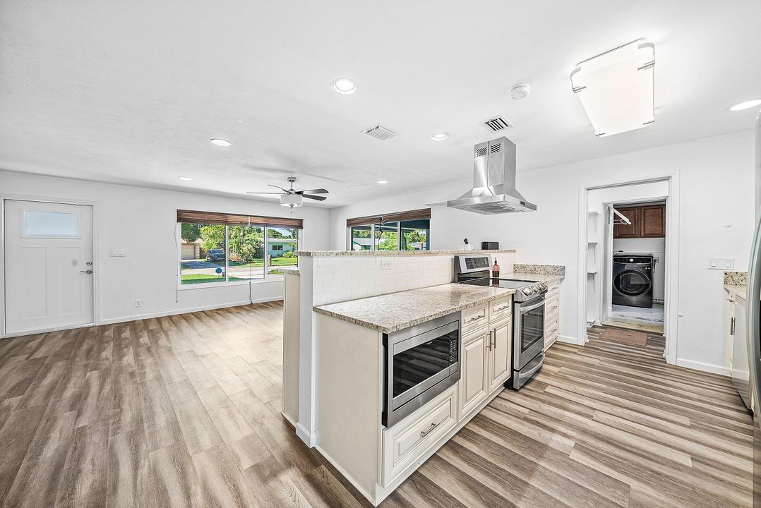 Active With Contract: $3,350 (3 beds, 1 baths, 1288 Square Feet)