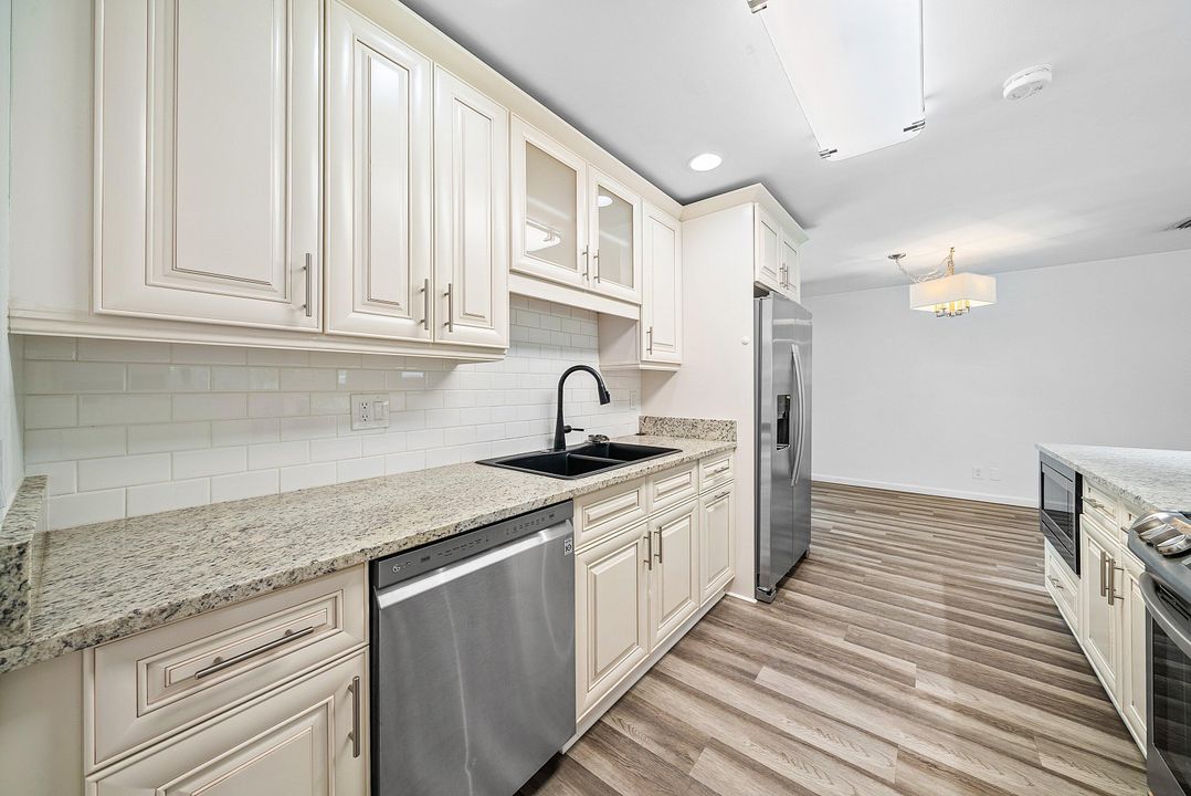 Active With Contract: $3,350 (3 beds, 1 baths, 1288 Square Feet)